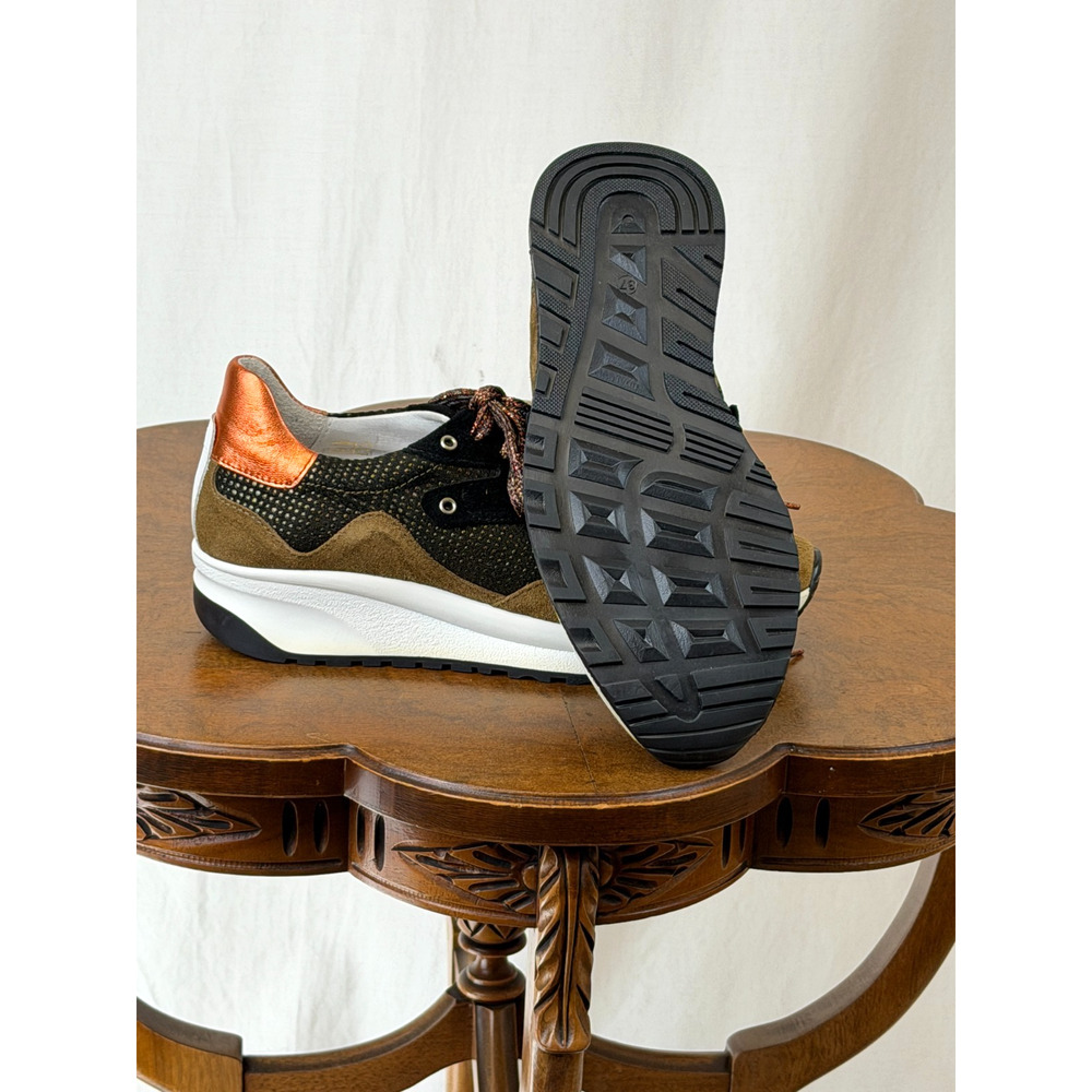 NIB Vaddia Casta Gold Metallic Mix Funky European Tennis Shoe #0376 EU 38200 - Picture 2 of 10